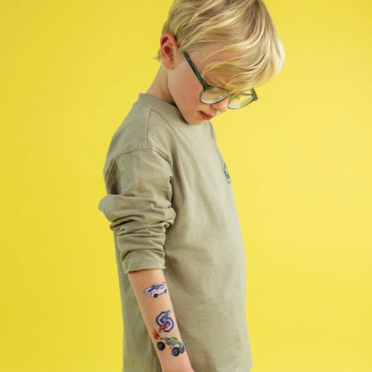 Laikinos tatuiruotės, Mašinos